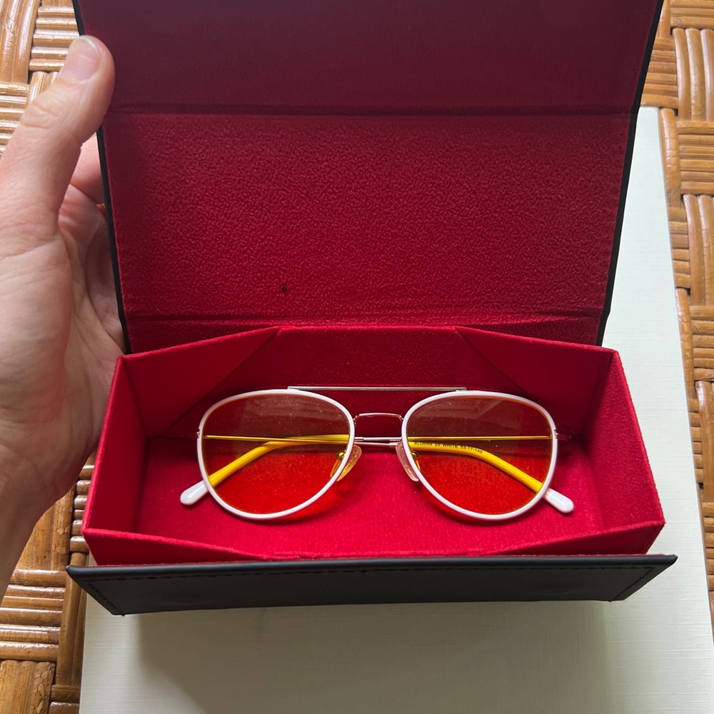 Blubox (now Bon Charge) light sensitivity glasses